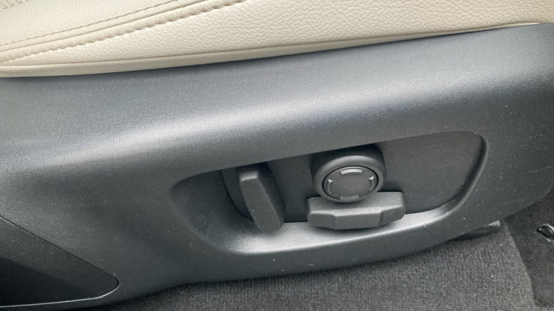 Land Rover Range Rover Velar 2.0 P400e SE 5dr Auto Estate